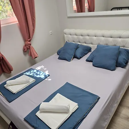 Marina Greeny Apartmán Vir